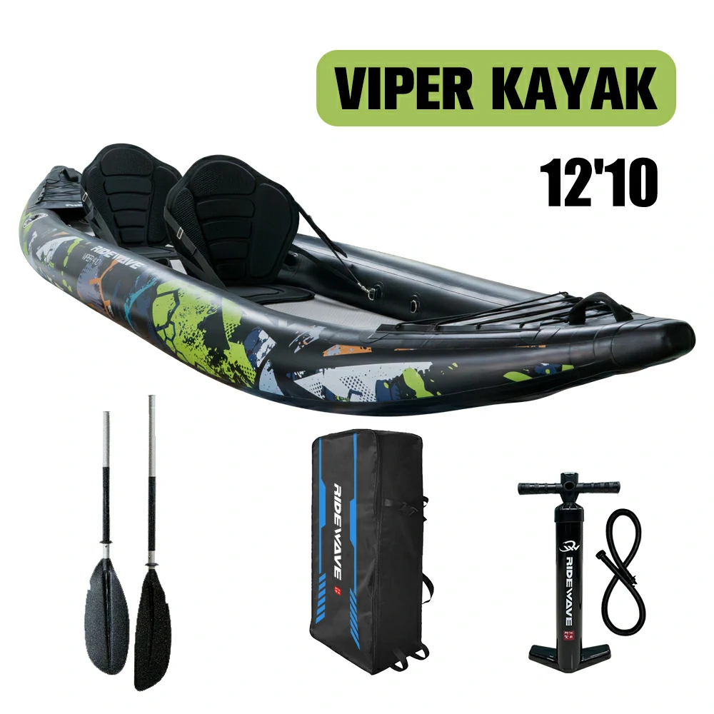Siéntate en el kayak superior